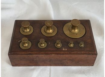 Lovely Antique Set Of Brass Scale Weights - Eight Weights Total In Original Holder - GREAT SET !