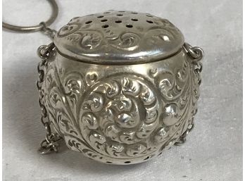 Wonderful Vintage Sterling Silver Tea Ball - Very Ornate - Opens / Closed Fine - GREAT PIECE !