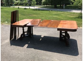 Incredible Victorian Antique Walnut Extension Dining Table With Six (6) Leaves - Seats 12 People AMAZING !