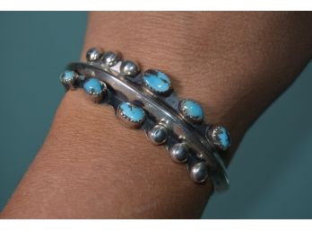Silver & Turquoise Cuff Bracelet Will Fit 7' Wrist Weighs: 35 Grams