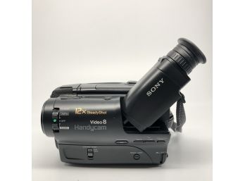 Vintage SONY Video 8 Handycam Camcorder Video Camera (Model CCD-TR82)
