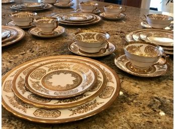 RARE VINTAGE AYNSLEY 8220 ENGLAND GOLD ENCRUSTED FINE BONE CHINA SERVICE (1 Of 2 Lots Listed Separately In T