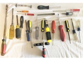 Large Standard And Philips Screwdriver Lot