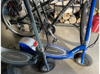 One Razor Scooter (Royal Blue)