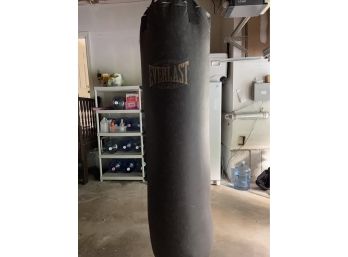 Everlast Large Leather Punching Bag With Chain Hanger