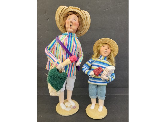 Byers Choice Carolers  Lady And Little Girl Day At The Beach - One Signed By The Artist