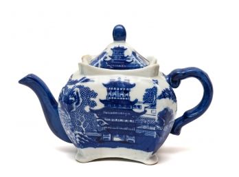 Vintage Victoria Ware Ironstone 'blue Willow' Victorian Teapot
