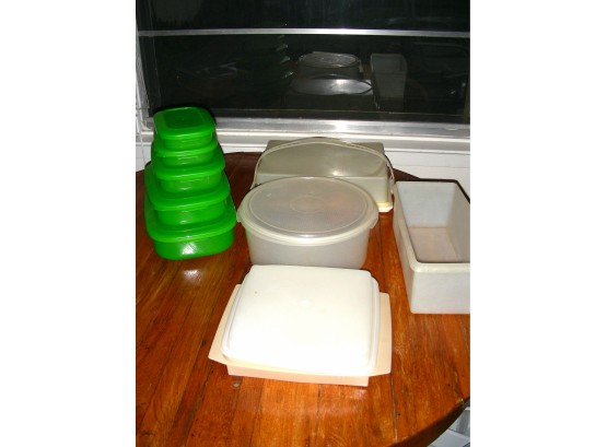 Tupperware And Green Super Seal Nesting Containers