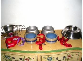 Pet Lot: Bowls And Leashes