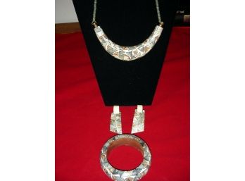 Costume Jewelry Set: Matching Necklace, Earrings, Bracelet (C)