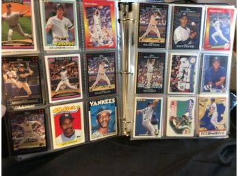 Binder With More Than 360 New York Yankees Baseball Cards With Mickey Mantle