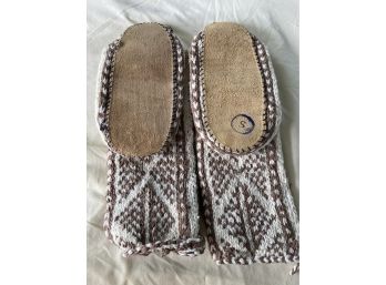 House Slipper Socks Keep Those Feet And Legs Toasty Warm Look New