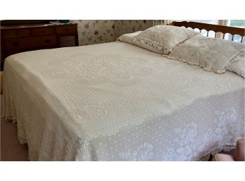 KING Size Ivory BEDSPREAD And Two Pillow SHAMS By Bates Manufacturing Company In Maine