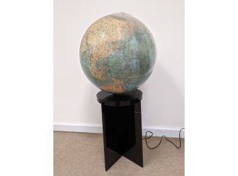Vintage National Geographic 1989 Lighted Globe On Smoked Stand