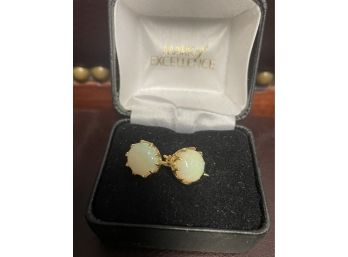 14 K Gold Womans Opal Earrings Full Weight  With  Stones 3.4 Grams With Opals .