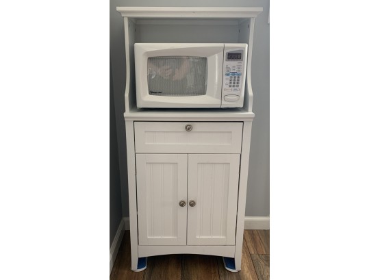 White Painted Kitchen Cabinet / Microwave Stand With Magic Chef Microwave