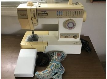 Singer Sewing Machine Plus Accessories - Great For A Beginner