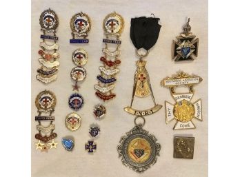 Lot Of Antique And Vintage Religious Pins And Medals.