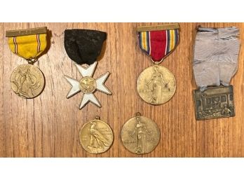 Military Lot 1 Nice Lot Of WWII Military Medals