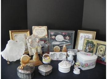 Cute Lot Of Wall Decor, Trinket Boxes, Dresser Set From International Silver Company & More