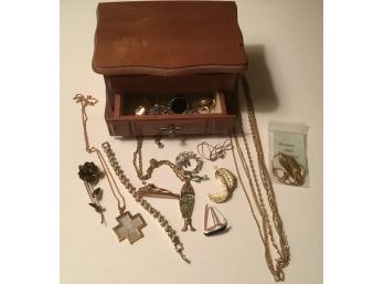 Vintage Jewelry In Small Wooden Music Box