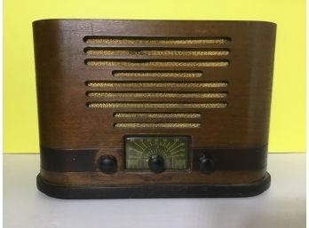 Antique Kadette Tube Radio