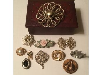 Vintage Pins, Pendants & Locket
