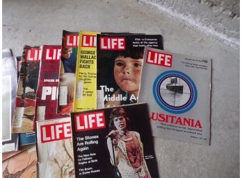 Large Lot Of Vintage Post And Life Magazines