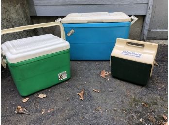 Cooler Trio - Party And Beach Ready!  Family 32qt, 12 Qt And Igloo Minimate