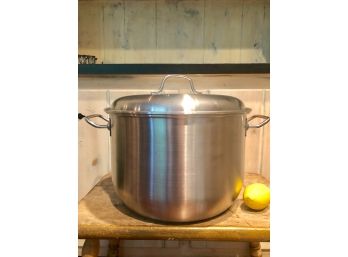 NEW Large Stock Pot Or Lobster Pot - Indonesia - 14W X 9H