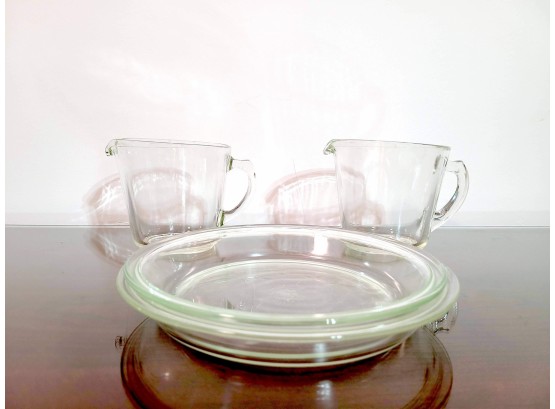 Group Of Vintage Pyrex- Measuring Cups And Pie Dishes *