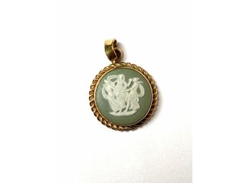 Wedgwood Cameo Pendant In 12kt Gold Filled Rope Frame