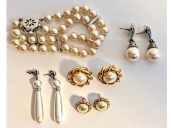 Great Looking Lot  Pearl Earrings And A Bracelet Including Richelieu