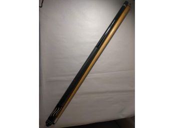 Very Good Condition 2-piece Pool Cue 57' With Black Leather Patterned Case W/ Strap