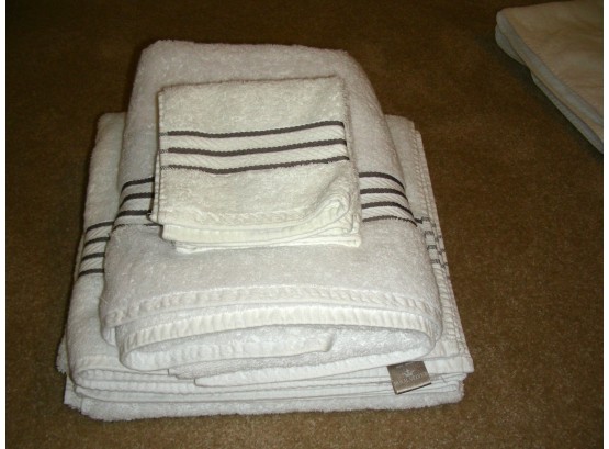 Set Of Royal Velvet Towels: 3 Bath, 3 Washcloths