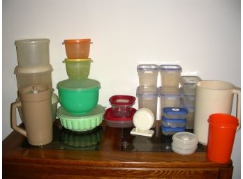 Tupperware And Rubbermaid Plastic Items