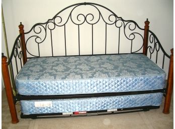 Trundle Day Bed With Two Twin-size Mattresses