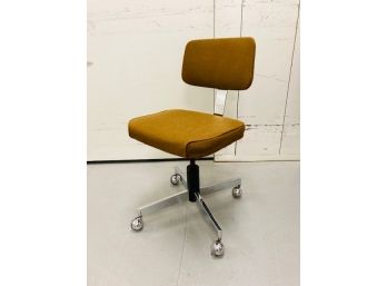 Vintage Swivelling Tweed Harter Corp Upholstered Office Chair