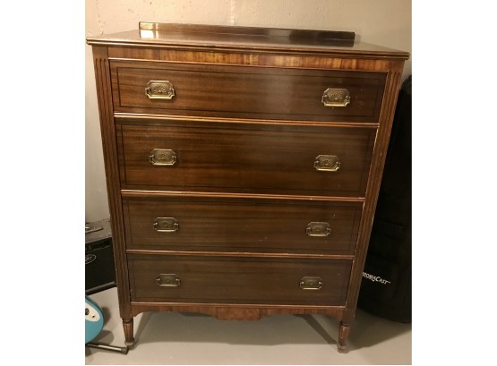 Handsome BERKEY And GAY Chest Of Drawers