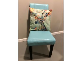 Pretty Blue Accent Chair With Decorative Pillow