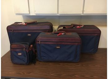 Set Of 4 Pieces Of Vintage Samsonite Luggage With Original Boxes