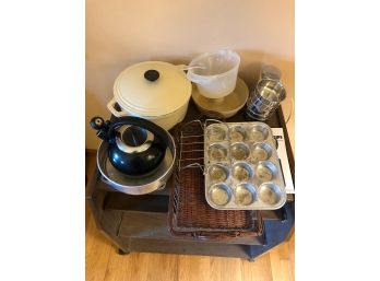 Bundle Of Kitchen Cookware / Bakeware / Mixing Bowls