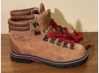 Size 9 Suede Lug Sole Hiking Boots