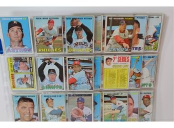1967 Topps Baseball 66 Cards In Various Conditions - Yankees Elston Howard - Tony Oliva - Curt Flood