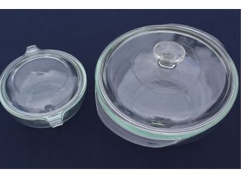 2 Clear Glass Pyrex Covered Bowls - 2 Qt. & 20 Oz.