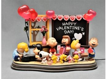 Danbury Mint Peanuts Snoopy And The Gang 'Be My Valentine'