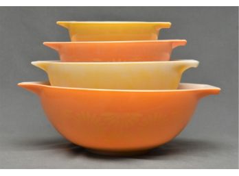 Vintage Pyrex 'Daisy' Nesting Bowl Set