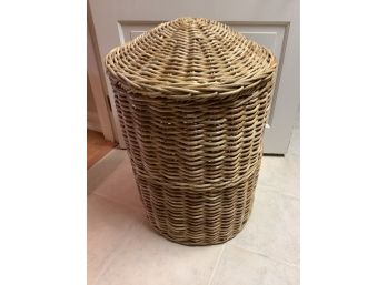 161, Large Wicker Laundry Basket With Lid