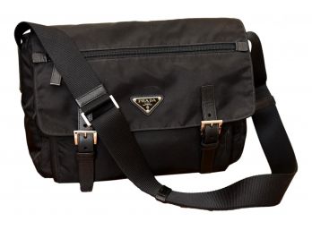 PRADA Vela Messenger Bag (RETAIL $1,220)
