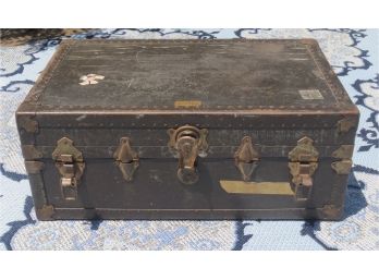 Belber Traveling Goods Co. Chest